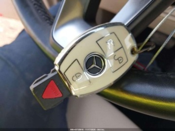 Mercedes GLC C253 2018 Mercedes-Benz GLC 2018 r., 2,0L 300 4MATIC 2.0 Benzyna 241KM, zdjęcie 12