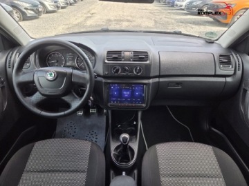 Skoda Fabia II Hatchback Facelifting 1.2 TSI 85KM 2011 Skoda Fabia SCOUT 1.2 Benzyna 86KM Serwis ASO 1.2 Benzyna 86KM, zdjęcie 13