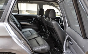 BMW Seria 3 E90-91-92-93 Touring E91 2.0 320d EfficientDynamics 163KM 2011 BMW Seria 3 320d 163KM 2011 r. skory 2.0 Diesel 163KM, zdjęcie 11