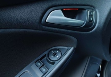 Ford Focus III Kombi Facelifting 2.0 TDCi 150KM 2016 Ford Focus 2.0 TDCI 150KM ST-Line SalonPL SerwisASO Gwarancja 2.0 Diesel, zdjęcie 20