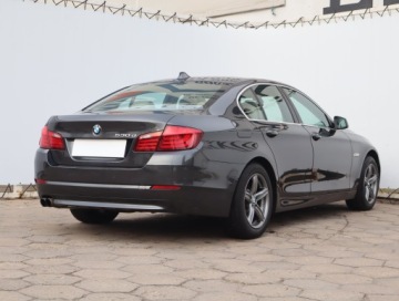 BMW Seria 5 F10-F11 Limuzyna 530d 245KM 2010 BMW 5 530d, 241 KM, Skóra, Navi, Xenon, Bi-Xenon, zdjęcie 4