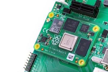 Вычислительный модуль Raspberry Pi CM4 4 — 2 ГБ ОЗУ + 16 ГБ eMMC + Wi-Fi/Bluetooth
