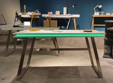 Тифлис письменный стол, белый туалетный столик, матовый лак + светодиод