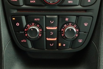 Opel Meriva II Mikrovan Facelifting 1.4 Turbo ECOTEC 120KM 2014 Opel Meriva 1.4 Turbo, Salon Polska, Skóra, Klima, zdjęcie 9