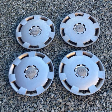 AUDI KOMPLET KOŁPAKÓW R16 8P0601147A
