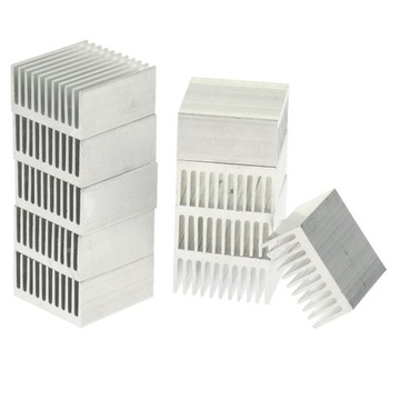 10 srebrnych 1.6x1.6x0.8 aluminiowych