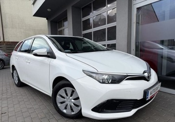 Toyota Auris II Touring Sports Facelifting 1.4 D-4D 90KM 2015 Toyota Auris Salon Polska. Serwis ASO, FV-VAT 23 1.4 Diesel 90KM