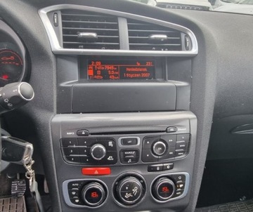 Citroen C4 II Hatchback 5d 1.6 e-HDi 114KM 2014 Citroen C4 2014r, 1.6HDI. Uszkodzony lewy przod. Jezdzi. 1.6 Diesel, zdjęcie 10