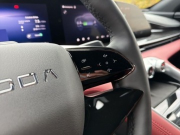 Omoda 9 1.5 T-GDI 537KM 2025 Omoda 9 Omoda 9 EXCLUSIVE Ink black czerwony srodek wyprzedaz rocznika 2025, zdjęcie 26