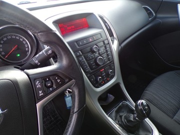 Opel Astra J Hatchback 5d 1.4 Twinport ECOTEC 100KM 2010 OPEL ASTRA J 1,4 BENZ 116000 TYS KM AUTO Z NIEMIEC, zdjęcie 15