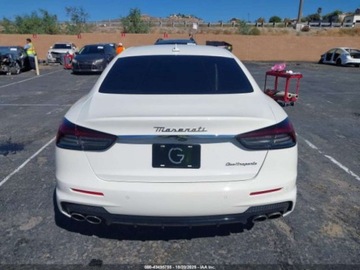 Maserati Quattroporte II 2022 Maserati Quattroporte Modena 2022 3.0l 3.0 Benzyna 424KM, zdjęcie 4