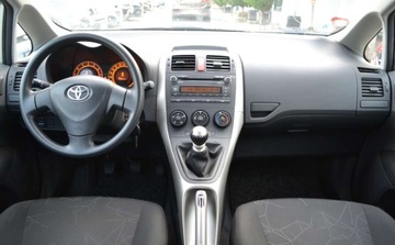 Toyota Auris I Hatchback 1.33VVT-i 100KM 2009 Toyota Auris bezwypadkowe z niski przebiegiem serwisowany w ASO TOYOTA 1.3, zdjęcie 5