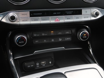 Kia Stinger Liftback 2.0 T-GDi 245KM 2019 Kia Stinger 2.0 T-GDI, Salon Polska, Automat, zdjęcie 15