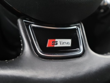 Audi A5 8T Coupe Facelifting 2.0 TDI 177KM 2011 Audi A5 2.0 TDI, 174 KM, Skóra, Navi, Xenon, zdjęcie 17