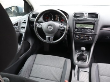 Volkswagen Golf VI Hatchback 5d 1.6 TDI-CR DPF BlueMotion 105KM 2010 VW Golf 1.6 TDI, 1. Właściciel, Klima, zdjęcie 6