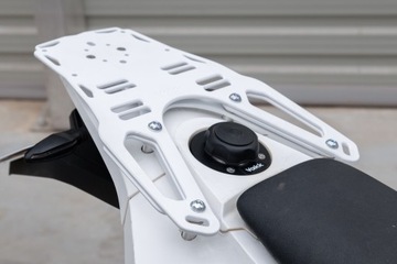 Багажник и багажник белый Husqvarna 701 Yakk