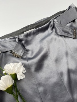 Rozkloszowana satynowa spódnica z paskiem srebrna za kolano OSCAR r. L USA
