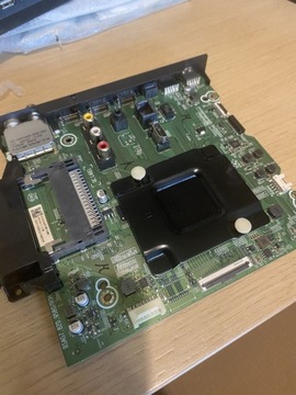 PŁYTA GŁÓWNA RSAG7.820.9795/ROH HISENSE 75AE7000F (010732)