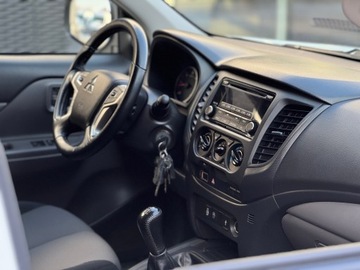 Mitsubishi L200 V Club Cab 2.4 154KM 2019 Mitsubishi L200 2.4 d DC Invite EU6 / Wyciągarka /, zdjęcie 31