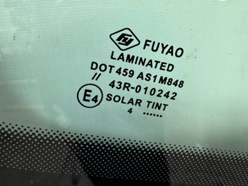 RENAULT EXPRESS 2021- SKLO (OKNO) PŘEDNÍ SENSOR NOVÁ