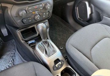 Jeep Renegade SUV Facelifting 1.3 GSE T4 Turbo 150KM 2019 Jeep Renegade Jeep Renegade 1.3 T-GDI Automatik Limited 1.3 Benzyna 150KM, zdjęcie 18