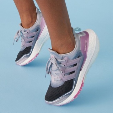 ADIDAS ULTRABOOST