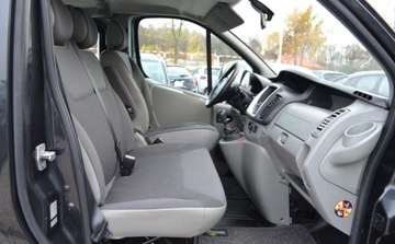 Opel Vivaro A Combi L1 2.0 CDTI 115KM 2011 Opel Vivaro Bezwypadkowe - Niski przebieg - Bez korozji - Oplacony 2.0, zdjęcie 6