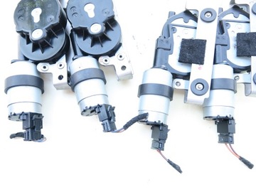 MOTOREK SEDADLA KONEKTOR PORSCHE CAYENNE 7L5 02-