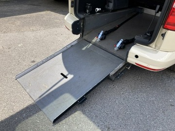 Volkswagen Caddy IV Kombi Maxi 2.0 TDI SCR BlueMotion Technology 102KM 2017 Volkswagen Caddy Niepełnosprawnych inwalida, zdjęcie 18