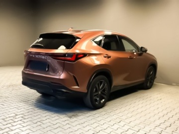 Lexus NX II SUV Facelifting 2.5 450h+ 292KM 2025 LEXUS NX 450h+ Prestige AWD Suv 2.5 (292KM) 2025, zdjęcie 2