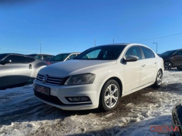 Volkswagen Passat B7 Limousine 2.0 TDI CR BlueMotion 177KM 2013 Volkswagen Passat 2.0tdi 4-Motion R-Line max wyposazenie Webasto ledy xeno, zdjęcie 11