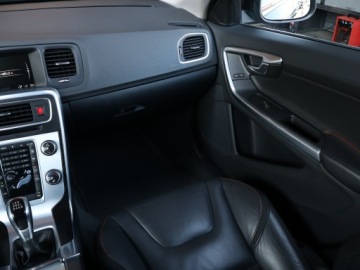 Volvo V60 I Kombi Facelifting 2.0 D2 DRIVE-E 120KM 2015 Volvo V60 D2 2.0, Serwis ASO, Skóra, Navi, Klima, zdjęcie 7