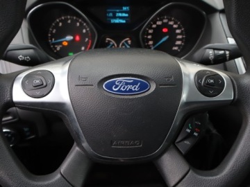 Ford Focus III Hatchback 5d 1.6 Duratec 105KM 2011 Ford Focus 1.6 i, Klima, Klimatronic, Parktronic, zdjęcie 11