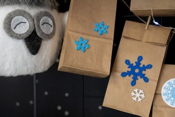 Адвент-календарь в стиле ЭКО Сумочки с зажимами.