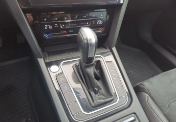 Volkswagen Passat B8 Variant Facelifting 1.5 TSI EVO 150KM 2023 Volkswagen Passat Elegance 1.5 TSI 150 KM DSG Podg. fot Navi Kamera, zdjęcie 17