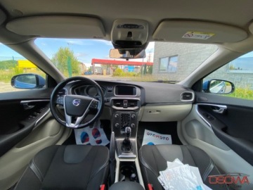 Volvo V40 II Cross Country D3 150KM 2015 Volvo V40 2.0d3 oryginaly silnik Volvo 5 cylindrow baz opcja panorama 1.r, zdjęcie 23