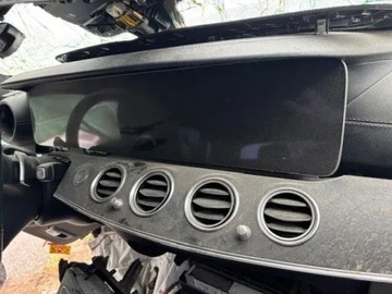 Mercedes Klasa E W213 Kombi Facelifting 2.0 E220d 194KM 2021 Mercedes-Benz Klasa E 2.0 Diesel 194KM, zdjęcie 9