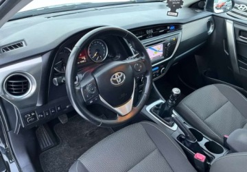 Toyota Auris I Hatchback 3d Facelifting 1.6 Valvematic 132KM 2013 Toyota Auris kamera , nawigacja 1.6 Benzyna 132KM, zdjęcie 15