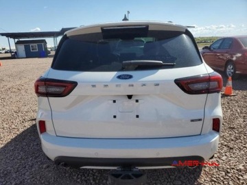 Ford Escape III 2023 Ford Escape 2023 r., 2,5L ST LINE PREMIUM od ubezpieczalni 2.5 Hybryda, zdjęcie 5