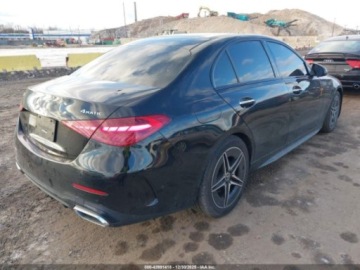 Mercedes Klasa C W206 2023 Mercedes-Benz Klasa C 300, 2023r., 4x4, 2.0L 2.0 Benzyna 255KM, zdjęcie 2