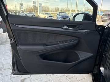 Volkswagen Golf VIII Hatchback 1.5 TSI EVO 150KM 2023 Volkswagen Golf 1.5TSI 150KM Style (Bezwypadkowa,, zdjęcie 11