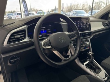 Volkswagen T-Roc I SUV Facelifting 1.5 TSI ACT 150KM 2023 Volkswagen T-Roc Life Kamera cofania Asystent parkowania CarPlayAndroid, zdjęcie 6