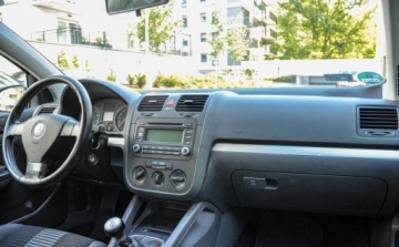 Volkswagen Golf V Hatchback 1.6 i 102KM 2008 Volkswagen Golf 1,6 MPI (102KM) LPG 1.6 BenzynaLPG 102KM, zdjęcie 9