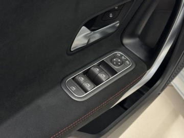 Mercedes Klasa A W177/V177 Hatchback 1.3 200 163KM 2021 Mercedes-Benz Klasa A 200 AMG Line Kamera cofania Ambiente CarPlayAndro, zdjęcie 18