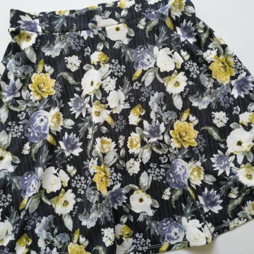 H&M rozkloszowana spódnica w kwiaty r.S