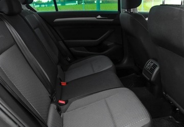 Volkswagen Passat B8 Limousine Facelifting 1.5 TSI EVO 150KM 2021 Volkswagen Passat 1.5 TSI 150KM Essence Czujniki Parkowania Podgrzewane Fo, zdjęcie 11
