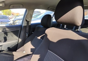 Toyota Avensis III Sedan Facelifting 1.8 Valvematic 147KM 2012 Toyota Avensis 2012r, 1.8 LPG. Uszkodzony przod. Jezdzi. 1.8 BenzynaLPG, zdjęcie 7