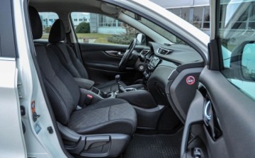 Nissan Qashqai II Crossover 1.2 DIG-T 115KM 2016 Nissan Qashqai Salon PL 114 tys. km Bezwypadkowy 2016 r. 1.2 Benzyna 115KM, zdjęcie 10