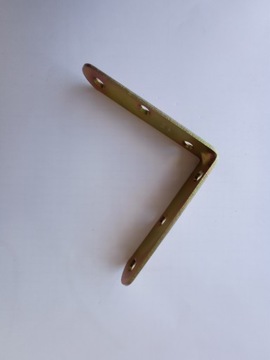 Уголок металлический 10х10х1,8, желтая оцинковка