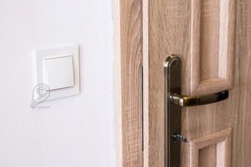 Свяжитесь с Simon 10 SINGLE FRAME, 1-TIME, БЕЛЫЙ